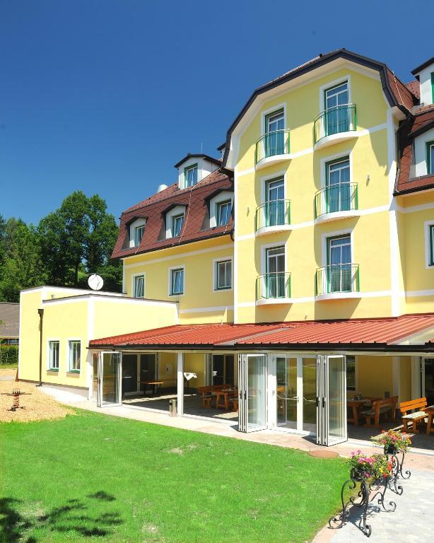 Hotel-Restaurant Kirchenwirt Aigen Aigen im Ennstal Exteriör bild