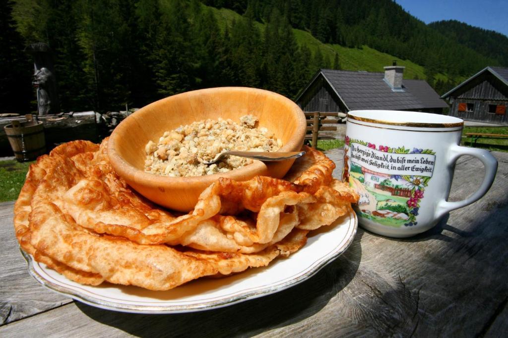Hotel-Restaurant Kirchenwirt Aigen Aigen im Ennstal Exteriör bild