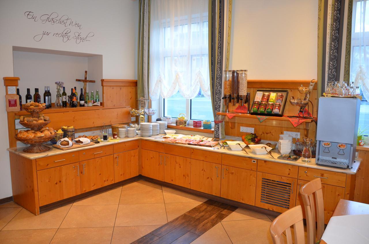 Hotel-Restaurant Kirchenwirt Aigen Aigen im Ennstal Exteriör bild